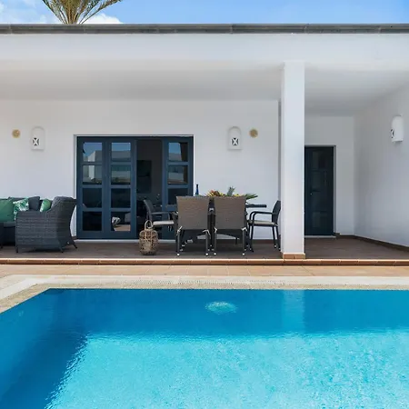 فيلة Mamma Mia 2 *